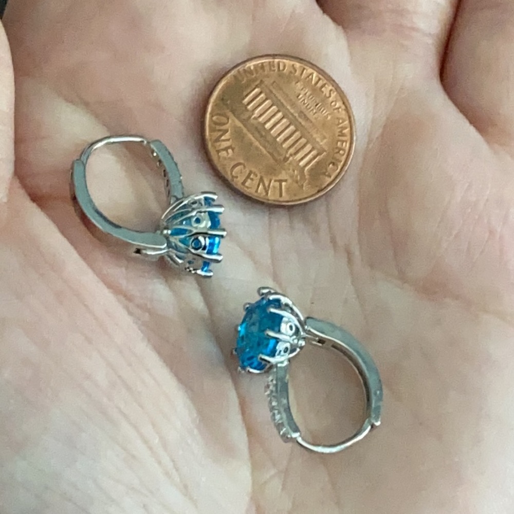 New 925 Silver Sapphire Stud Earrings - Picture 4 of 5